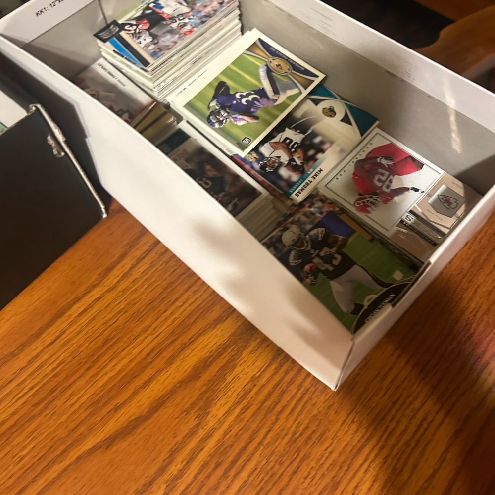 Assorted Sports Trading Cards Collection - Picture 4 of 5